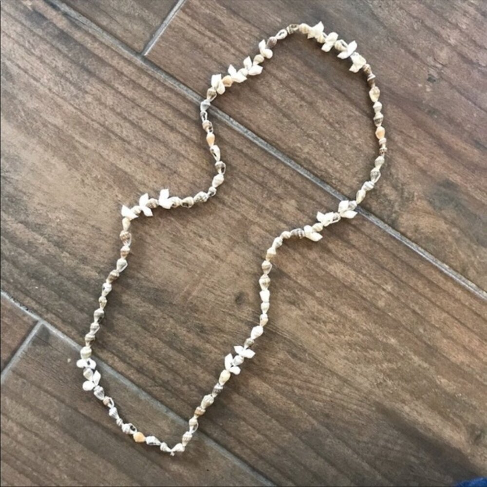 shell‎ necklace